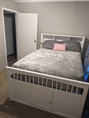 4 bedrooms, free WiFi, bed sheets