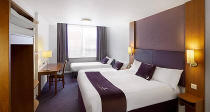Premier Inn Leeds City Centre - Wellington Street