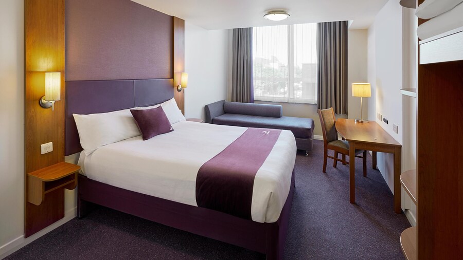 Premier Inn Leeds City Centre - Wellington Street