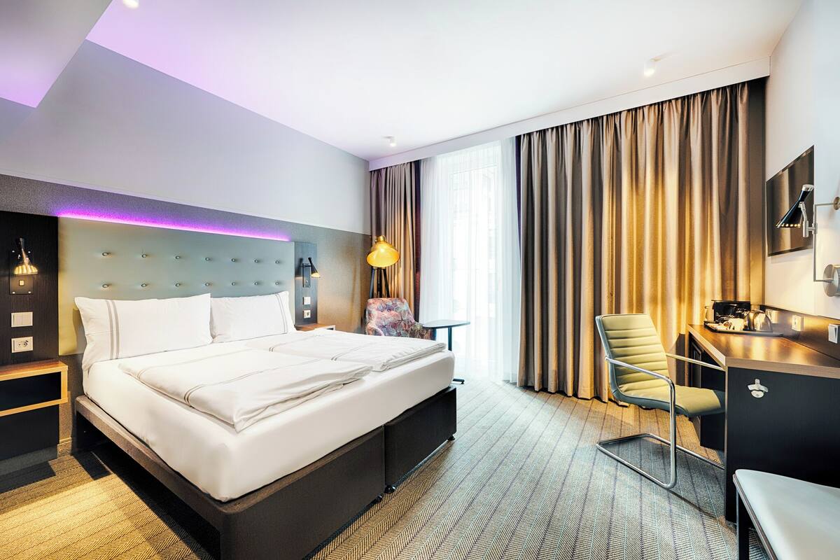 Superior Double Room | Soundproofing, WiFi (free), bed sheets