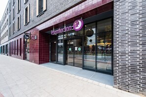 Exterior - Premier Inn Hamburg St. Pauli (Hamburg)