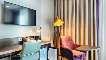 Superior Double Room | Soundproofing, free WiFi, bed sheets