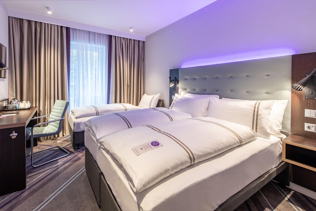 Standard Triple Room | Soundproofing, WiFi (free), bed sheets