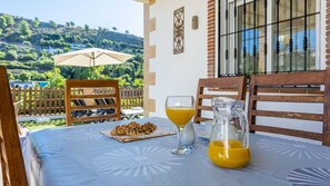 Outdoor dining - Villa El Tinao Frigiliana by Ruralidays (Málaga)