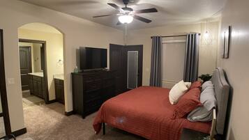 2 多间卧室、免费 WiFi、床单