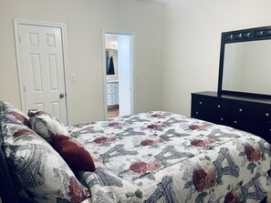 1 bedroom, iron/ironing board, Internet