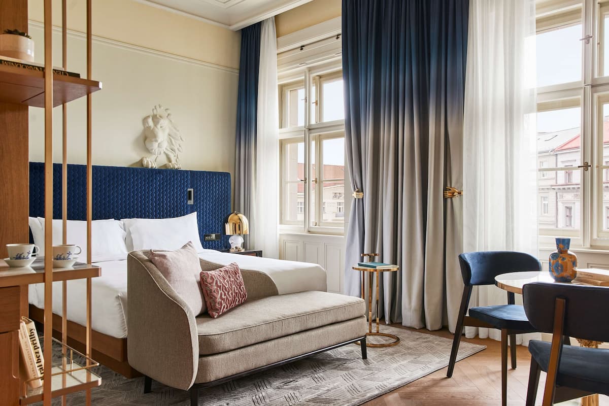 1 bedroom, premium bedding, pillow-top beds, free minibar items