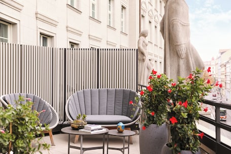 Deluxe Room, 1 King Bed, Balcony (Church View) | Premium bedding, pillowtop beds, free minibar items, in-room safe