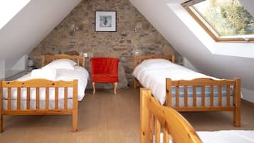 2 chambres, fer et planche Ă repasser, Wi-Fi gratuit, draps fournis