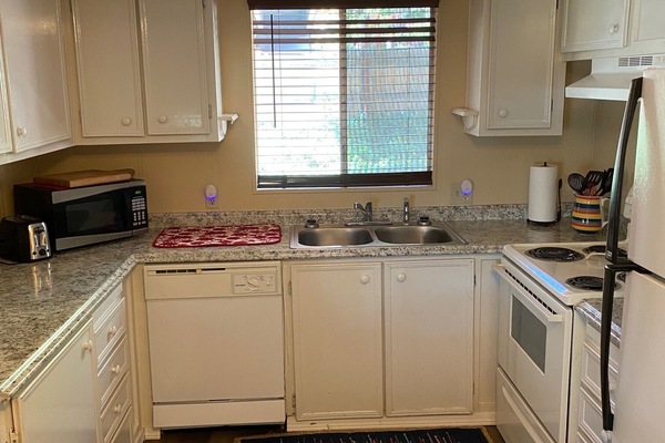 Frigorífic, microones, forn i placa de cuina