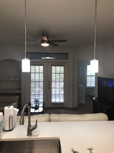 Cozy One Bedroom +  full private bathroom