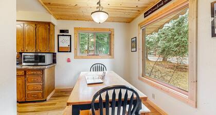 Dog-friendly cabin near lake with mountain view, gas fireplace, deck, & W/D