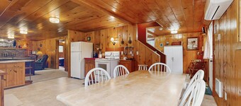 Dog-friendly house near lake with wood stove, washer/dryer, grill, & partial AC