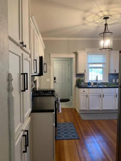 Historic Benson Bliss, Relax in Fenced Yard