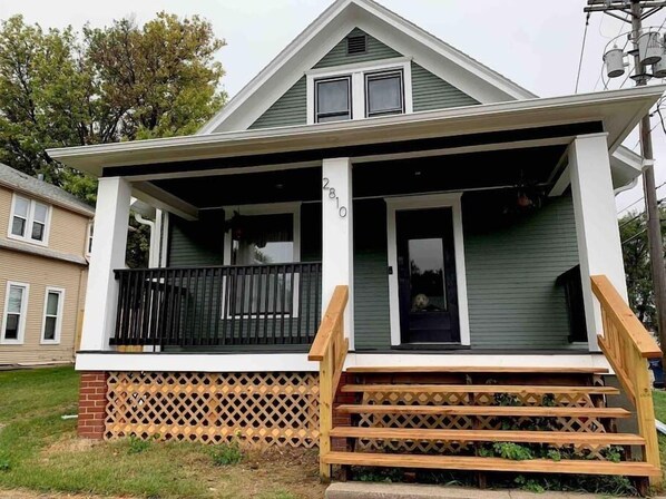 Exterior detail - Historic Benson Bliss, Relax in Fenced Yard (Omaha)