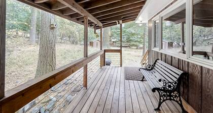 Large Dog-Friendly Duplex with Lovely Interior + Free WiFi, Private Washer/Dryer