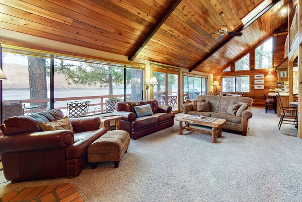 TV, fireplace, DVD player