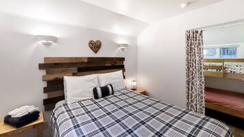 1 غرفة نوم وخدمة الإنترنت وملاءات أسرّة