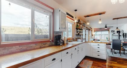 Waterfront Home on Wallowa Lake with private sauna, dock & amazing view