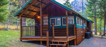 Classic Cabin w/ Gas Fireplace & Large Yard - Walk to the Lake, Dogs Welcome