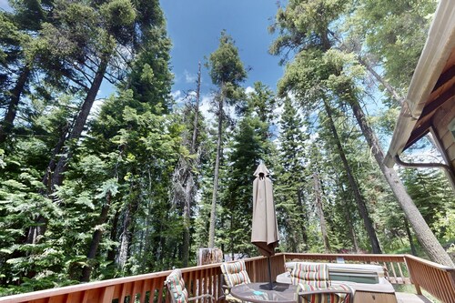 Vintage Cottage w/ Private Hot Tub, Fireplace & Deck - Walk to the Lake, Dogs OK