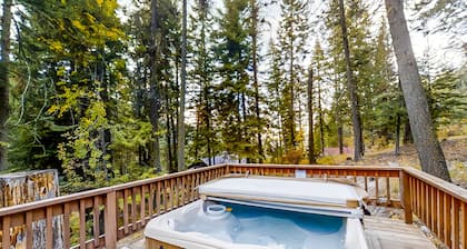 Vintage Cottage w/ Private Hot Tub, Fireplace & Deck - Walk to the Lake, Dogs OK