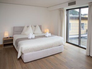 2 室のベッドルーム、アイロン / アイロン台、旅行用ベビーベッド、WiFi (無料)