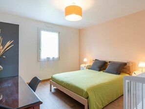 2 Schlafzimmer, Reisekinderbett, kostenloses WLAN