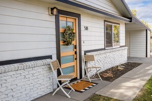 Exterior detail - The Pathside Cottage (Montrose)