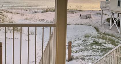 Beachfront/GulfFront,1stRow,5BR,2500sf,sleeps18,HugePorch,Renovated &PetFriendly