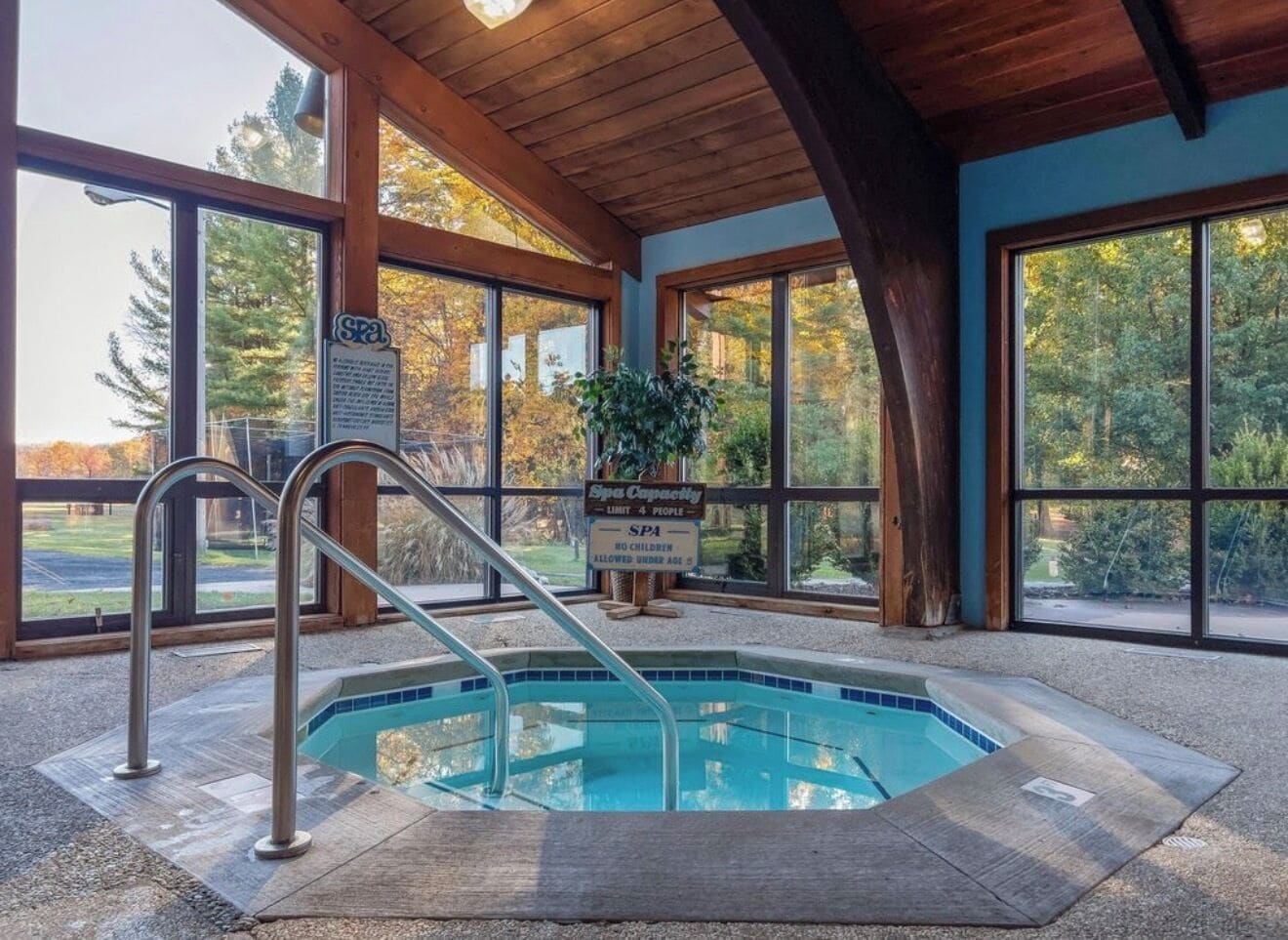 Piscine couverte, piscine extérieure