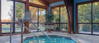 Cozy Canadian Lakes Cottage