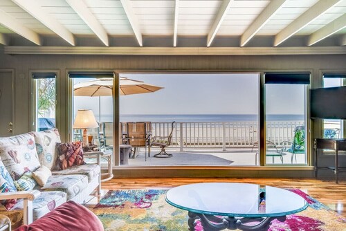 Breathtaking Beach Front House - Steps to the Sand