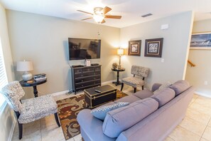 TV - Avery's Ocean Breeze by Distinctive Beach Rentals (St. Augustine)