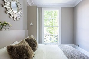 1 bedroom, iron/ironing board, travel cot, WiFi