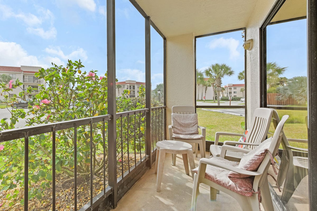 Appartamento, letti multipli, patio, vista giardino (#R11 - No Pets Allowed) | Vista dalla camera
