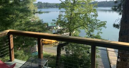 70's-80's Vintage Cottage on Round Lake