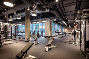 Fitness facility - Luxe Navy Yard 1BR w/ Gym, Rooftop Pool, walk to Nats Park, by Blueground (Washington, D.C.)
