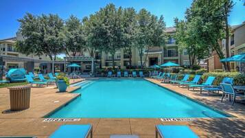 Piscine extérieure, piscine chauffée