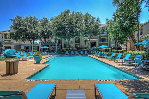 Outdoor pool, a heated pool