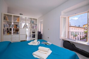 2 bedrooms, free WiFi, bed sheets - Dogana Best Lake View, Torbole sul Garda, Italy (Torbole sul Garda)