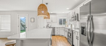 Boise Suburbs + HOTTUB + Game Room