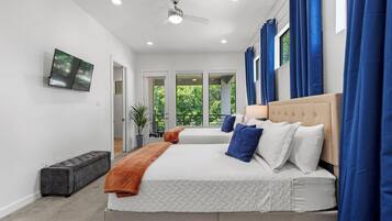 4 bedrooms, desk, iron/ironing board, travel crib