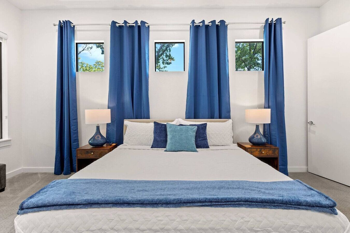 Desk, iron/ironing board, WiFi (free), bed sheets