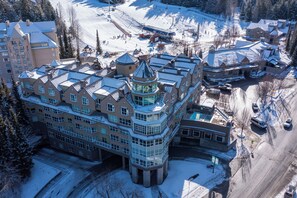 Exterior - Le Chamois 313 - Ski in Ski out, Common Pool, Hot Tub & Gym (Whistler)