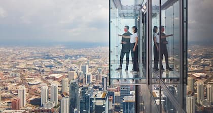 Stylish Luxe King bed w/Free Parkng near DT Oak Pk