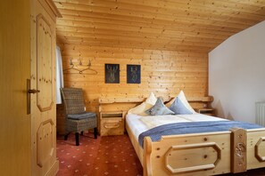 3 Schlafzimmer, Reisekinderbett, kostenloses WLAN, Bettwäsche