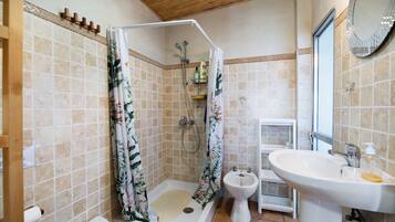 Douche, serviettes fournies