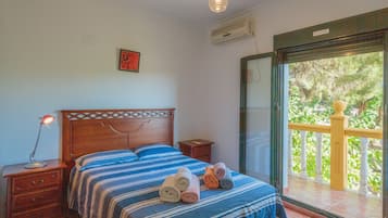 5 habitaciones, tabla de planchar con plancha y wifi gratis