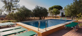 Villa Los Pinos with Pool, Wi-Fi, A/C, Terrace & Garden